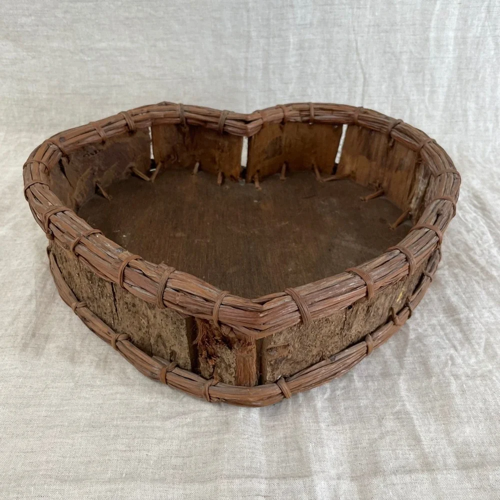 Vintage Heart Shaped Bark Basket Rustic Entryway Catchall Tray